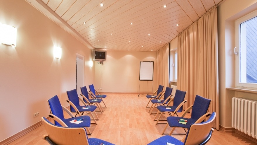 Stuhlkreis Tagungsetage im Tagungshotel relexa hotel Bad Steben